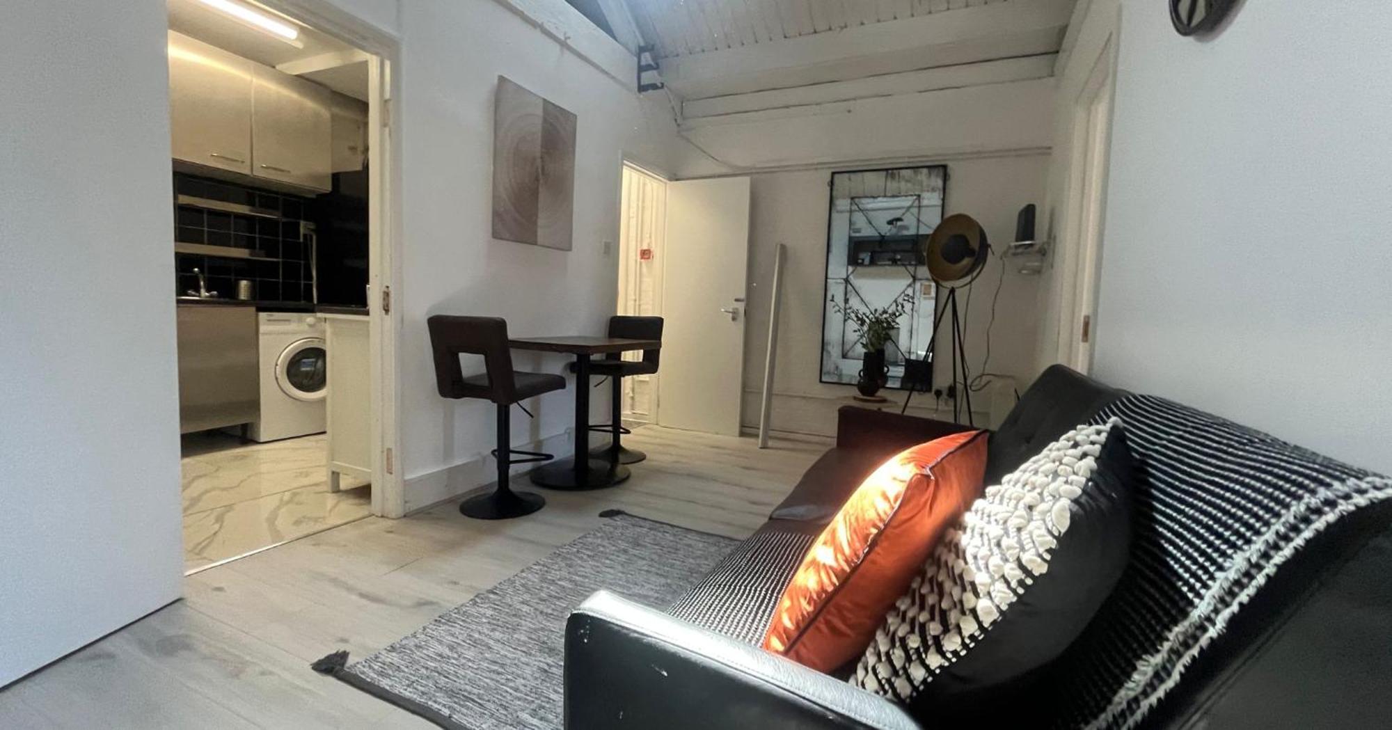 Nifty 2 Bedroom Flat In Goswell Rd 伦敦 外观 照片